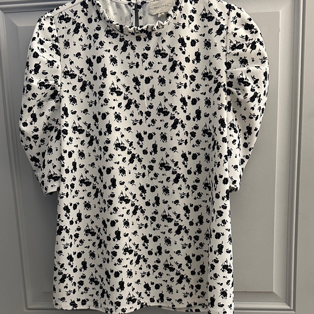 MELLODAY White Blouse with Black Floral Pattern and Puff Sleeves